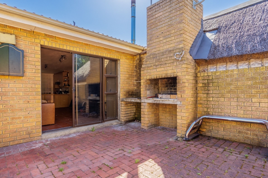 2 Bedroom Property for Sale in Kleinbron Estate Western Cape